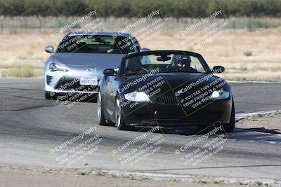 media/Sep-15-2024-Speed Ventures (Sun) [[7a54f7ed2f]]/Yellow Group/Session 1 (Outside Grapevine)/